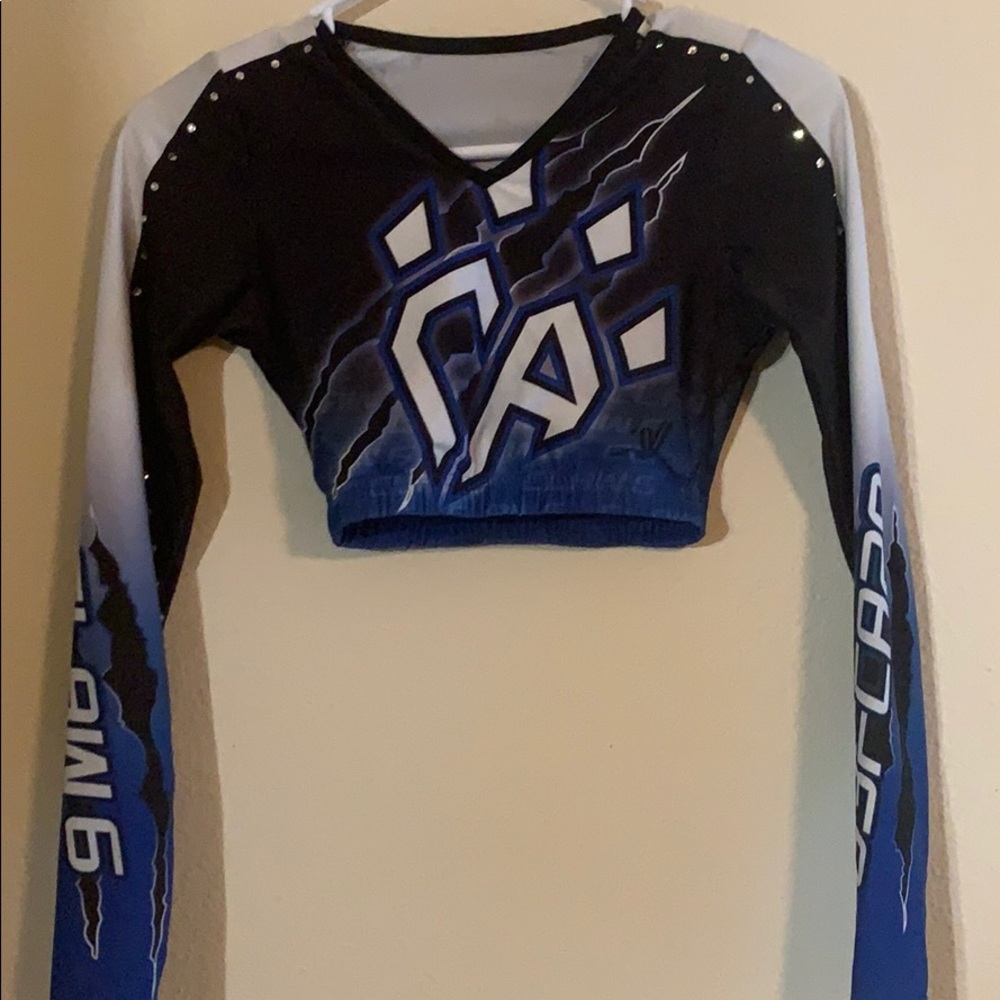 CA Claw6 uniform top